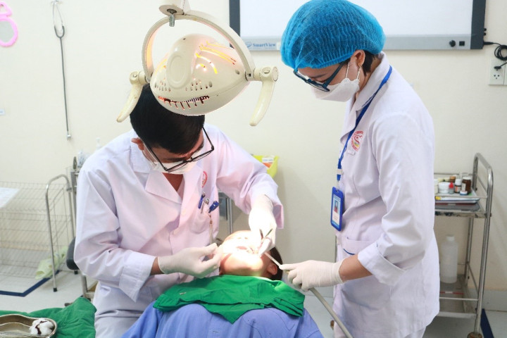 Quảng Ninh: Điều trị thành công người bệnh bị chấn thương đầu mặt, gãy thành trước hốc mắt phải sau nhổ răng khôn tại phòng khám tư nhân