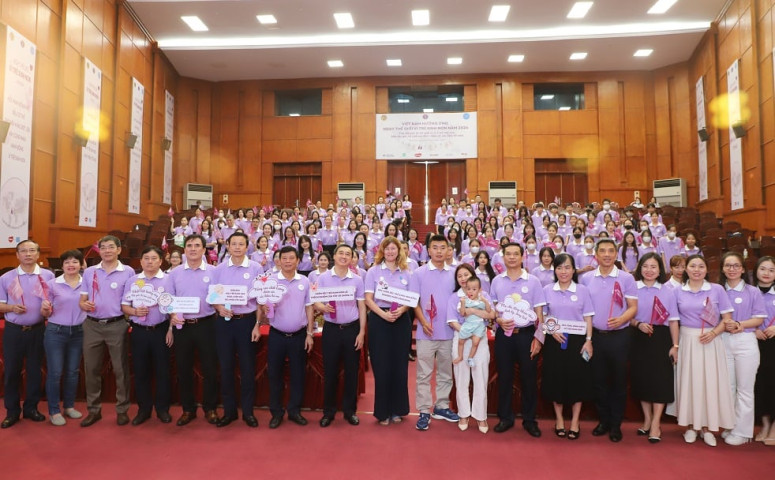 Lễ mít tinh Việt Nam hưởng ứng Ngày Thế giới vì trẻ sinh non