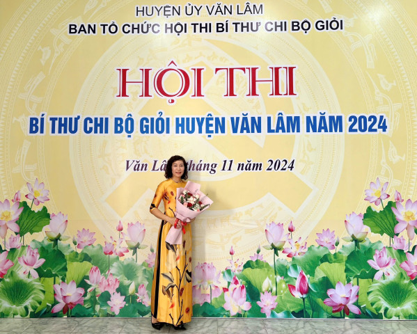Ngày Nhà giáo Việt Nam 20/11: Gặp gỡ cô giáo có phong cách sống đẹp khi hiến máu 33 lần và đăng ký hiến tạng, thường xuyên làm thiện nguyện