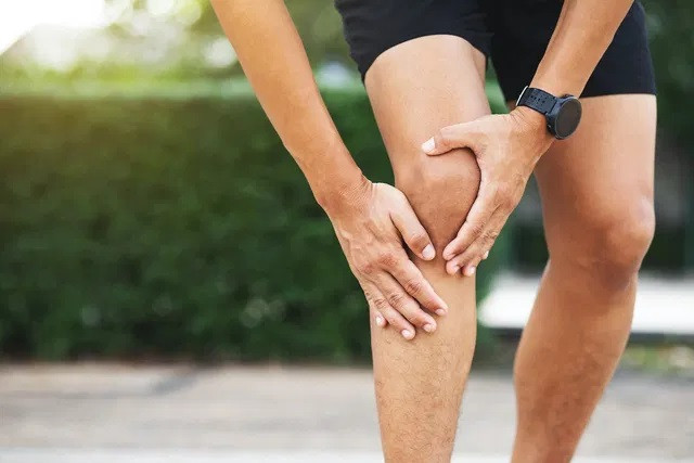 Triệu chứng, nguyên nhân và cách điều trị đứt dây chằng đầu gối