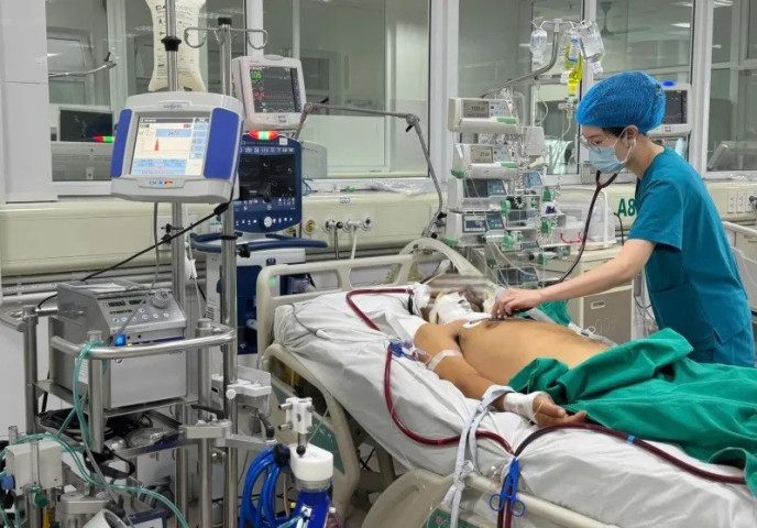 Điều trị cho một nam bệnh nhân trong tình trạng nguy kịch do mắc Whitmore