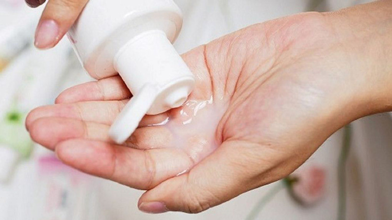 Đình chỉ lưu hành, thu hồi và tiêu hủy mỹ phẩm Dung dịch vệ sinh Yoko Eva Collagen của Công ty Dược phẩm Yoko Pharma