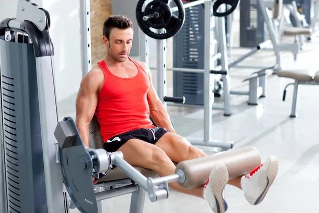 6 bài tập chân nên tập tại phòng gym