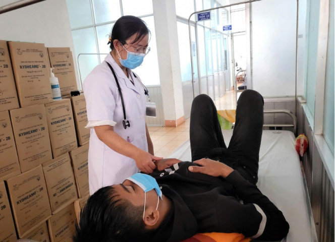 Đắk Lắk: 7 người nhập viện do ngộ độc sau khi ăn thịt chó bị bệnh