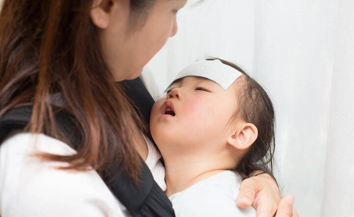 Phú Thọ: Bé gái 15 tháng tuổi bị liệt dây thần kinh số VII