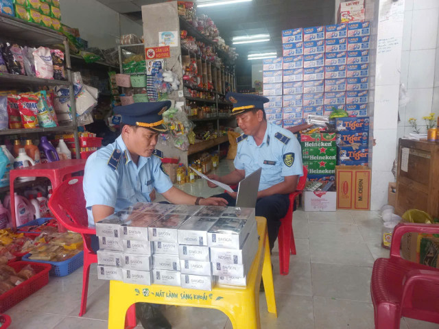 Tiền Giang kịp thời ngăn chặn 200 bao thuốc lá giả mạo nhãn hiệu lưu thông trên thị trường