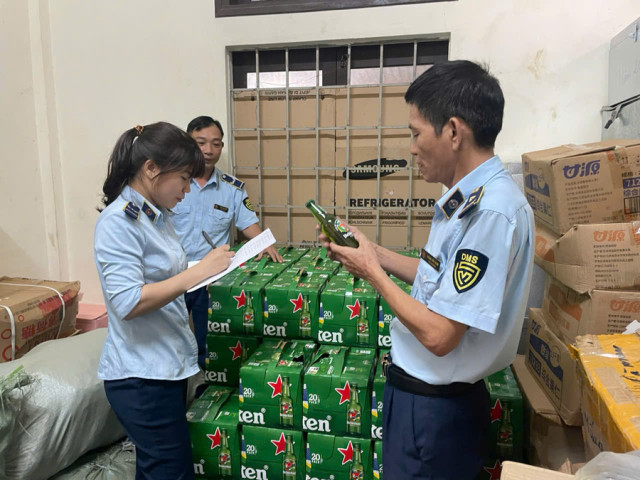 Quảng Trị phát hiện, tạm giữ 2.000 chai bia Heineken không có hóa đơn, chứng từ