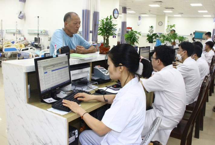 Hà Nội thông qua phương án đơn giản hóa thủ tục hành chính nội bộ lĩnh vực Y tế