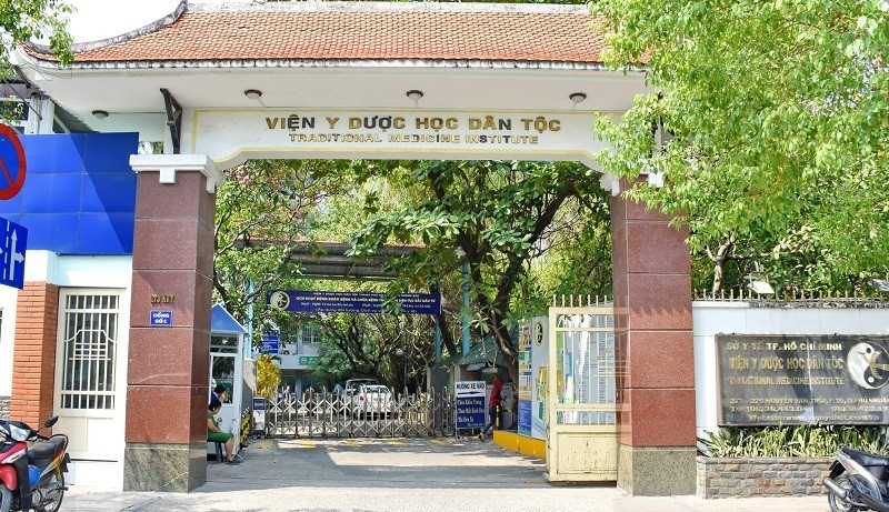 TP. Hồ Chí Minh: Thông tin về việc tạm đình chỉ công tác, chức vụ đối với ông Huỳnh Nguyễn Lộc, Viện trưởng Viện Y Dược học dân tộc