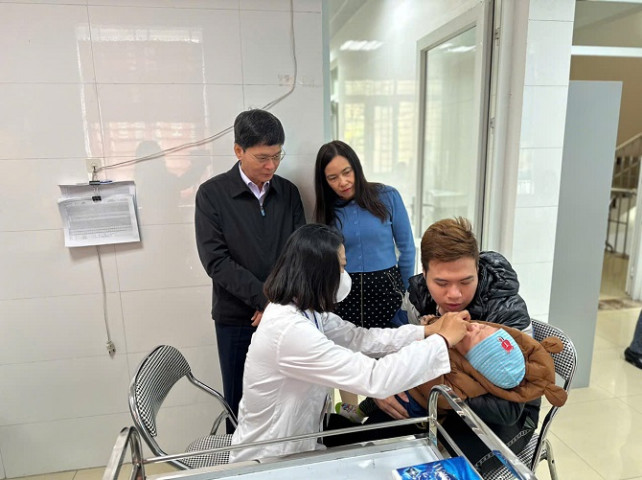Hà Nội đồng loạt triển khai chiến dịch bổ sung vitamin A đợt 2 năm 2024 cho trẻ từ 6 tháng tuổi đến 35 tháng tuổi
