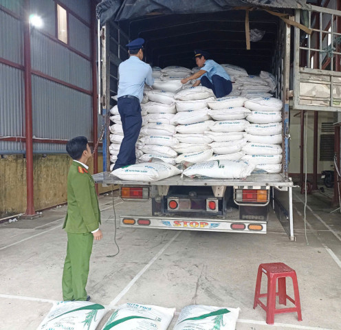 Quảng Trị kiểm tra, phát hiện và tạm giữ 15 tấn đường cát nhập lậu