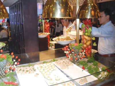 Doanh nghiệp nhà hàng kinh doanh dịch vụ ăn uống, hoạt động du lịch cần tuân thủ chặt chẽ trong các vấn đề vệ sinh an toàn thực phầm