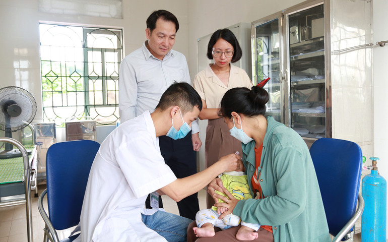 Yên Bái: Trẻ em dưới 1 tuổi được uống vaccine Rota trong tháng 12