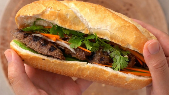 Tại sao bánh mì dễ gây ngộ độc?