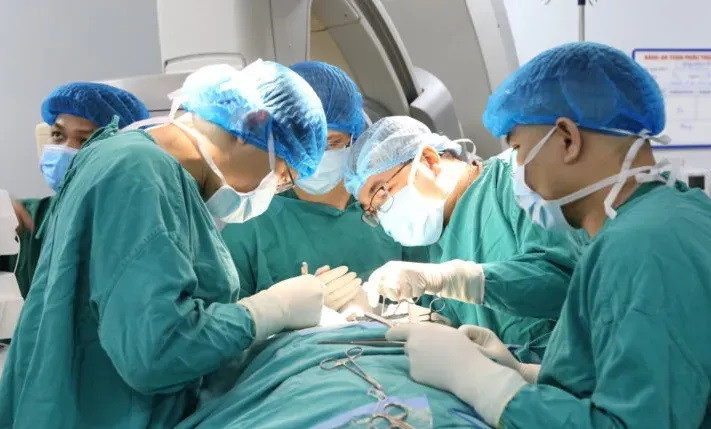 Phú Thọ: Phẫu thuật cấp cứu người bệnh đã ngừng tim do vết thương thấu tim, phổi