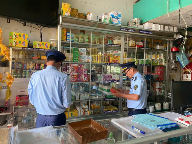 Tiền Giang xử phạt 1 hộ kinh doanh buôn bán thực phẩm giả về giá trị sử dụng, công dụng