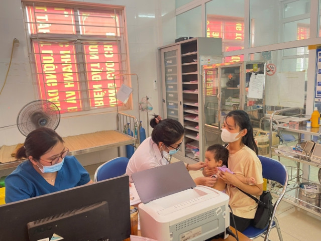 Hà Nội: Ghi nhận 25 trường hợp mắc Sởi, 608 trường hợp mắc Sốt xuất huyết, 26 trường hợp mắc Tay chân miệng trong tuần qua