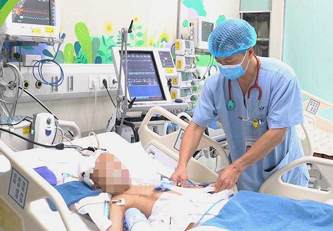 Điều trị thành công cho trường hợp bệnh nhi bị chấn thương nặng do tai nạn giao thông