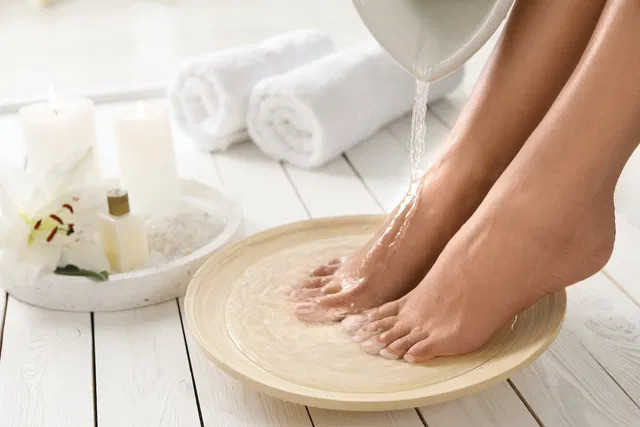 5 biện pháp khắc phục cho bàn chân sưng tấy