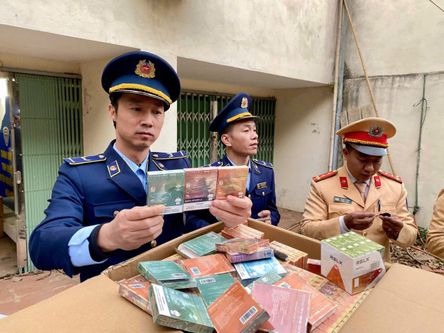 Lạng Sơn phát hiện số lượng lớn sản phẩm linh kiện là đầu đốt tinh dầu của thuốc lá điện tử