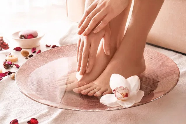 7 cách tự nhiên giúp giảm đau chân