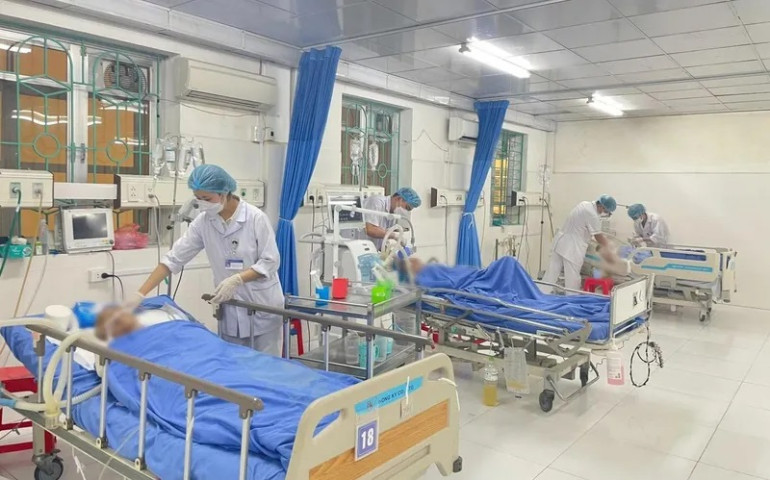 Cao Bằng cấp cứu 2 bệnh nhân có hành vi tự gây thương tích trong tình trạng nặng nề