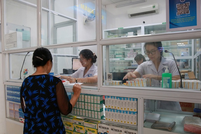 Hà Nội thông báo danh sách các cơ sơ bán lẻ thuốc trực bán thuốc trong dịp Tết Dương lịch và Tết Nguyên đán Ất Tỵ năm 2025