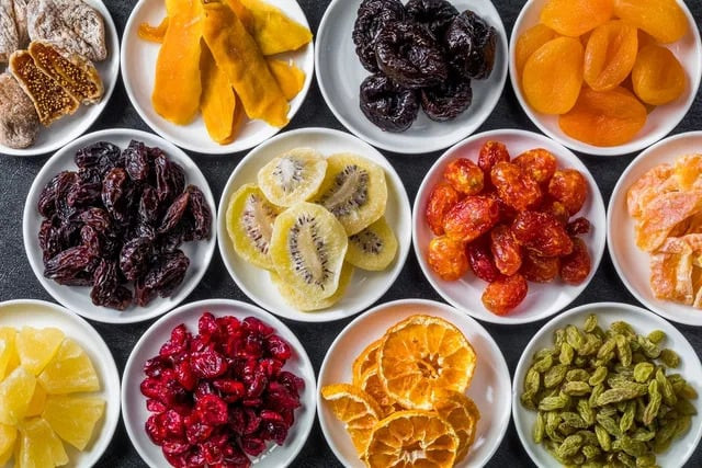 17 loại trái cây sấy khô giàu sắt nhất