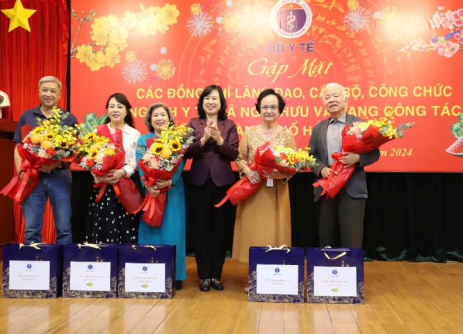 Bộ Y tế gặp mặt chúc Tết lãnh đạo, cán bộ công chức ngành Y tế đã nghỉ hưu và đang công tác tại TP. Hồ Chí Minh