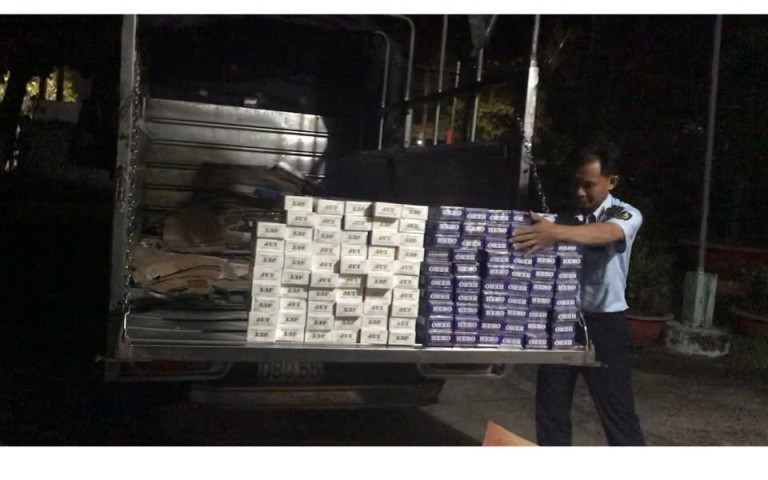 Vĩnh Long phát hiện gần 1.200 bao thuốc lá điếu nhập lậu