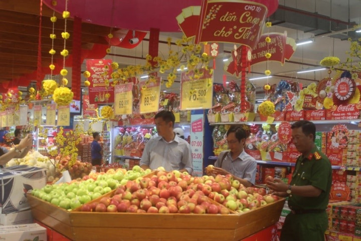 Cà Mau triển khai kế hoạch và thực hiện kiểm tra an toàn thực phẩm Tết Nguyên đán Ất Tỵ và mùa Lễ hội Xuân 2025