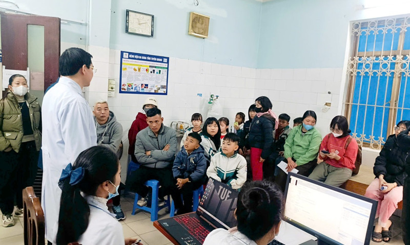 Tuyên Quang: Gần 30 em học sinh Trường Tiểu học Phú Lâm tiếp xúc với đồ uống nghi là thuốc diệt chuột