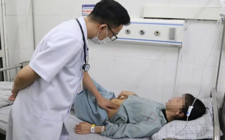 Phú Thọ: Điều trị cho bệnh nhân uống thuốc nam không rõ nguồn gốc gây biến chứng nặng nề