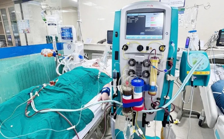 Phú Thọ: Cấp cứu người phụ nữ tự ý mua thuốc uống dẫn đến suy gan cấp