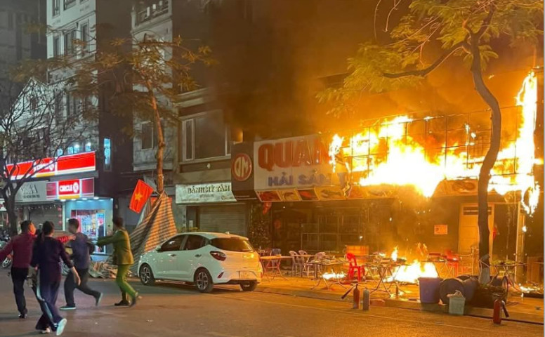Hải Phòng: Hỏa hoạn thiêu rụi nhà hàng hải sản ngay giữa trung tâm thành phố
