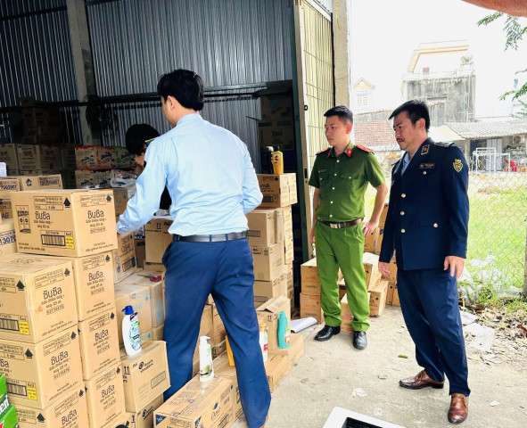 Quảng Ngãi liên tiếp kiểm tra, phát hiện, xử lý nhiều cơ sở kinh doanh hàng hóa mỹ phẩm vi phạm