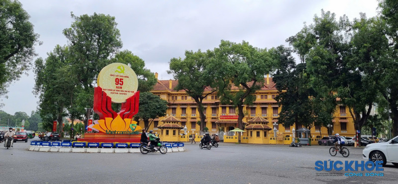 Hà Nội: Khắp phố phường rực rỡ cờ hoa chào mừng Kỷ niệm 95 năm Ngày thành lập Đảng Cộng sản Việt Nam (3/2/1930 - 3/2/2025)