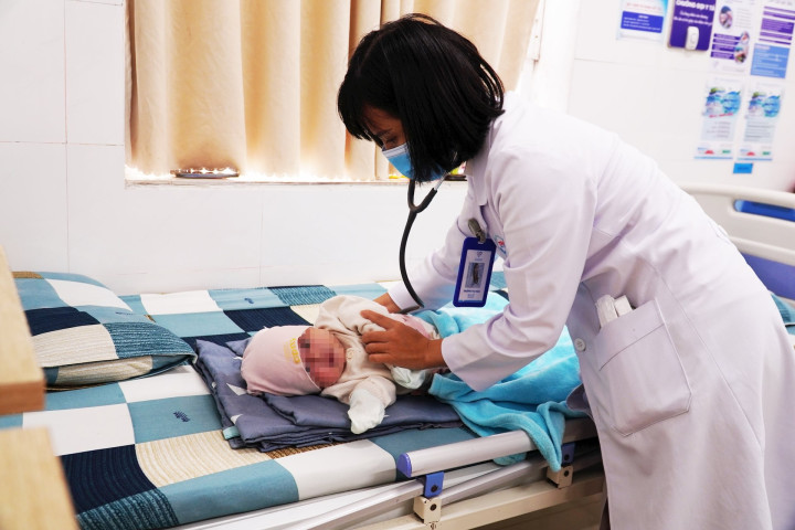 Quảng Nam: Điều trị thành công bệnh nhi 2 tháng tuổi mắc viêm cơ tim cấp