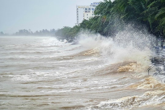 Bộ Công an ban hành công điện về chủ động ứng phó với diễn biến áp thấp nhiệt đới trên Biển Đông
