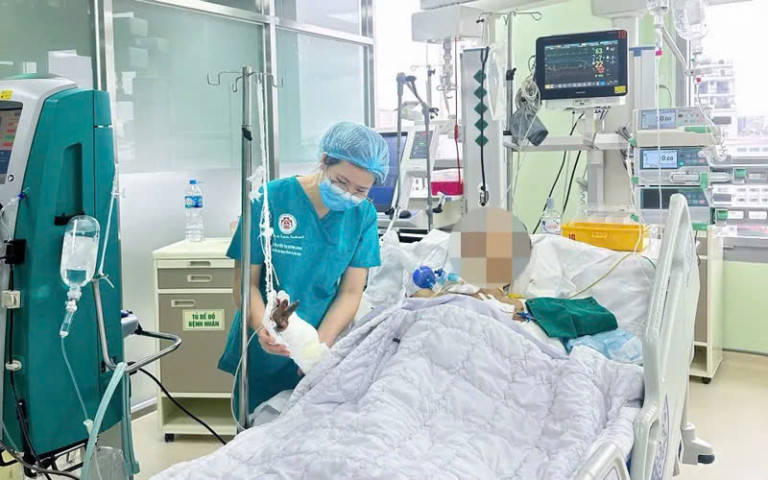 Hà Nội: Người đàn ông phải cắt cụt chi do nổ bình khí hydro khi bơm bóng bay