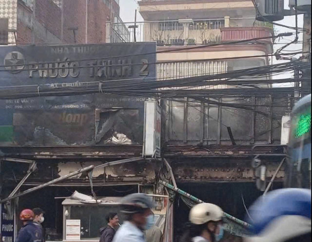 TP. Hồ Chí Minh: Xảy ra cháy lớn thiêu rụi 2 căn nhà và nhiều tài sản