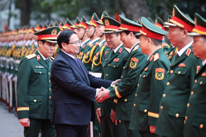 Thủ tướng đề nghị ngành quân y, Học viện Quân y tiếp tục phát huy vai trò đặc biệt vẻ vang "vừa là chiến sĩ vừa là bác sĩ"
