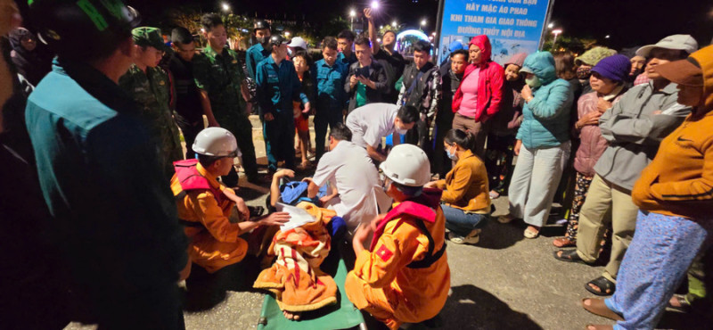 Quảng Nam: Cấp cứu thuyền viên nguy kịch tại đảo Cù Lao Chàm giữa thời tiết khắc nghiệt