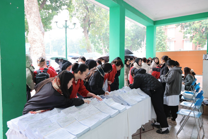 Trường Đại học Hà Nội tổ chức khám sức khỏe định kỳ cho sinh viên - Cơ hội bảo vệ sức khỏe ngay từ giảng đường