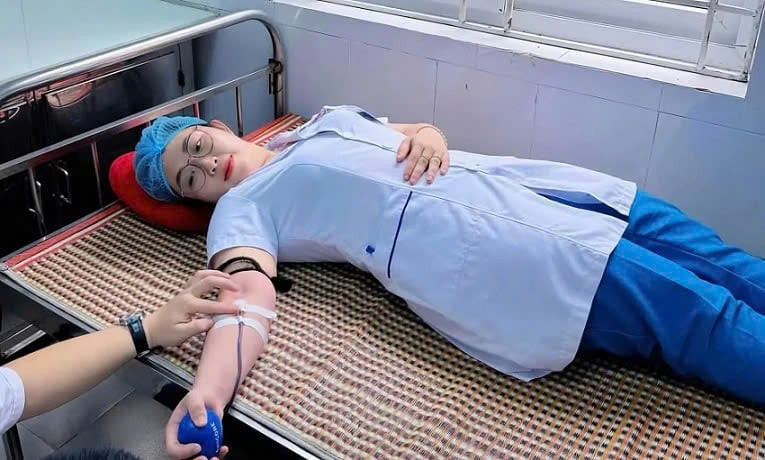 Nghệ An: 5 nhân viên y tế hiếu máu khẩn cấp giúp 2 bệnh nhân qua cơn nguy kịch