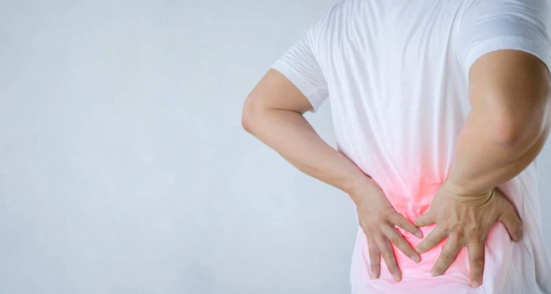 Công thức rượu xoa bóp giúp giảm đau nhức xương khớp ở người lớn tuổi
