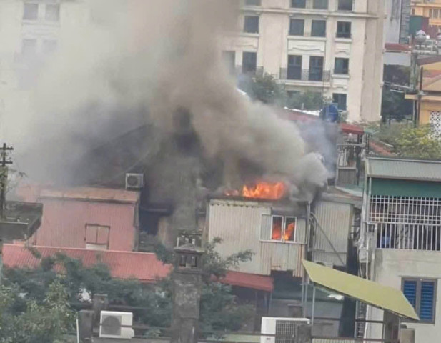 Hà Nội: Xảy ra hoả hoạn tại “chuồng cọp” khu tập thể Vọng Đức