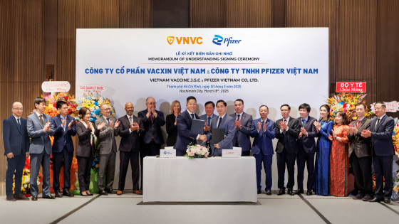 Pfizer và VNVC ký thảo luận về sản xuất vắc xin