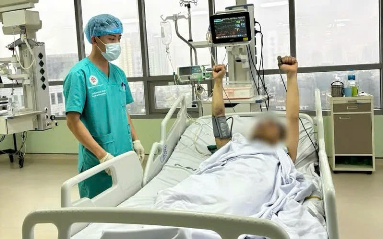 Hà Nội: Cấp cứu bệnh nhân bị phù não lan tỏa sau khi treo cổ tự tử