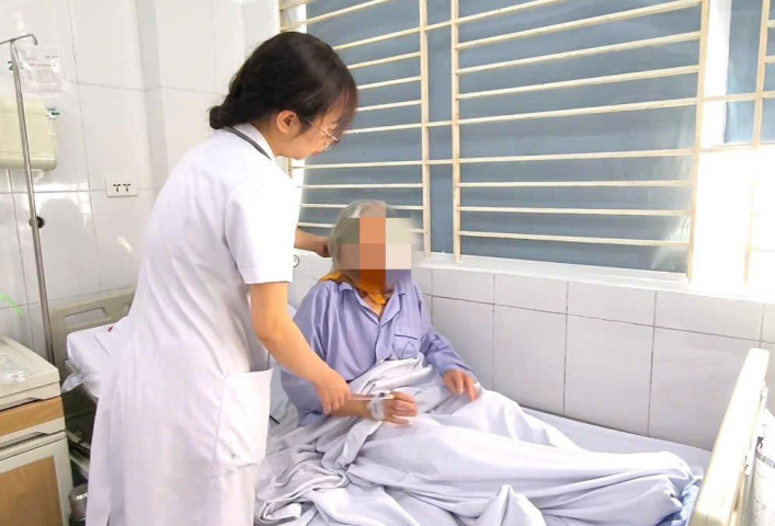 Hà Nội: Cụ bà 85 tuổi "thoát hiểm ngoạn mục" sau 6 giờ đại phẫu Whipple